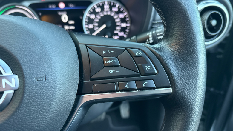 Nissan Juke 1.6 Hybrid N-Connecta 5dr Auto Hybrid Hatchback